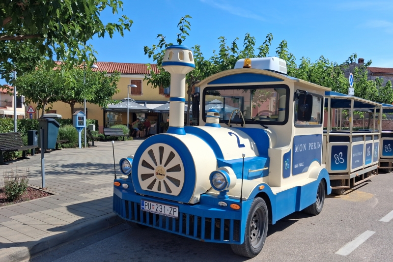 Turistički vlakić: Besplatna vožnja između Bala i obale