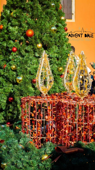 Paljenje prve adventske svijeće na Trgu Tomaso Bembo