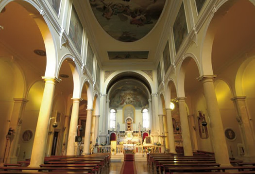 Bale - Chiesa parrocchiale dedicata alla Visitazione di Maria a S. Elisabetta.