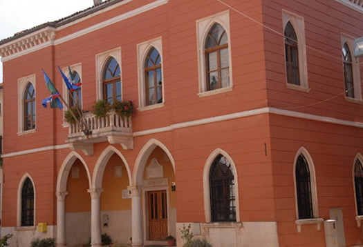 Town Hall 